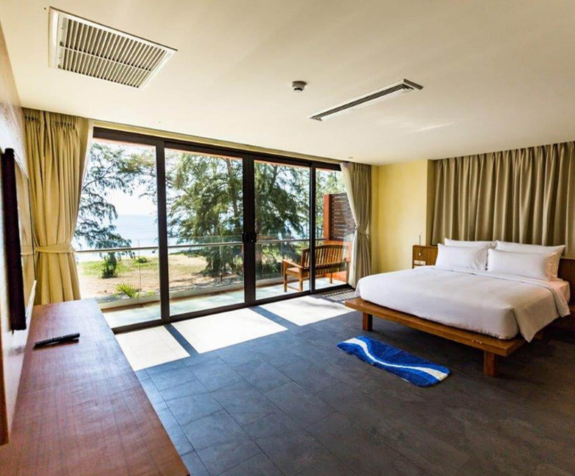 Coriacea Beachfront Boutique Phuket Resort - SHA Plus Mai Khao Extérieur photo