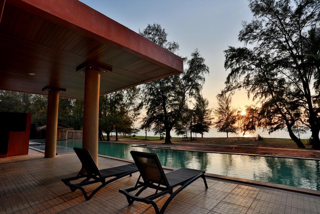 Coriacea Beachfront Boutique Phuket Resort - SHA Plus Mai Khao Extérieur photo