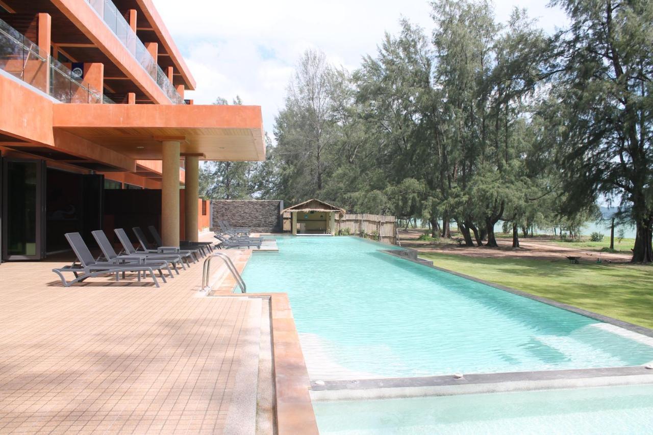 Coriacea Beachfront Boutique Phuket Resort - SHA Plus Mai Khao Extérieur photo